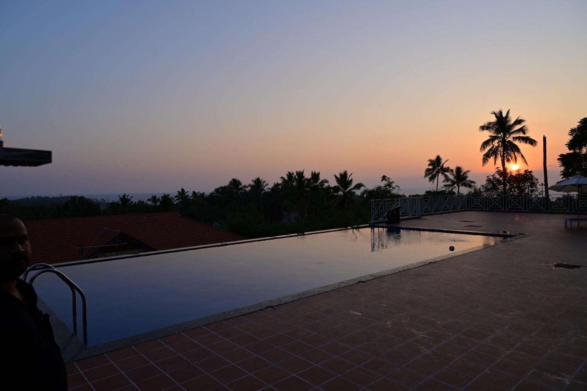 Aadisaktthi Leisure Resort, Kovalam Thiruvananthapuram Bagian luar foto