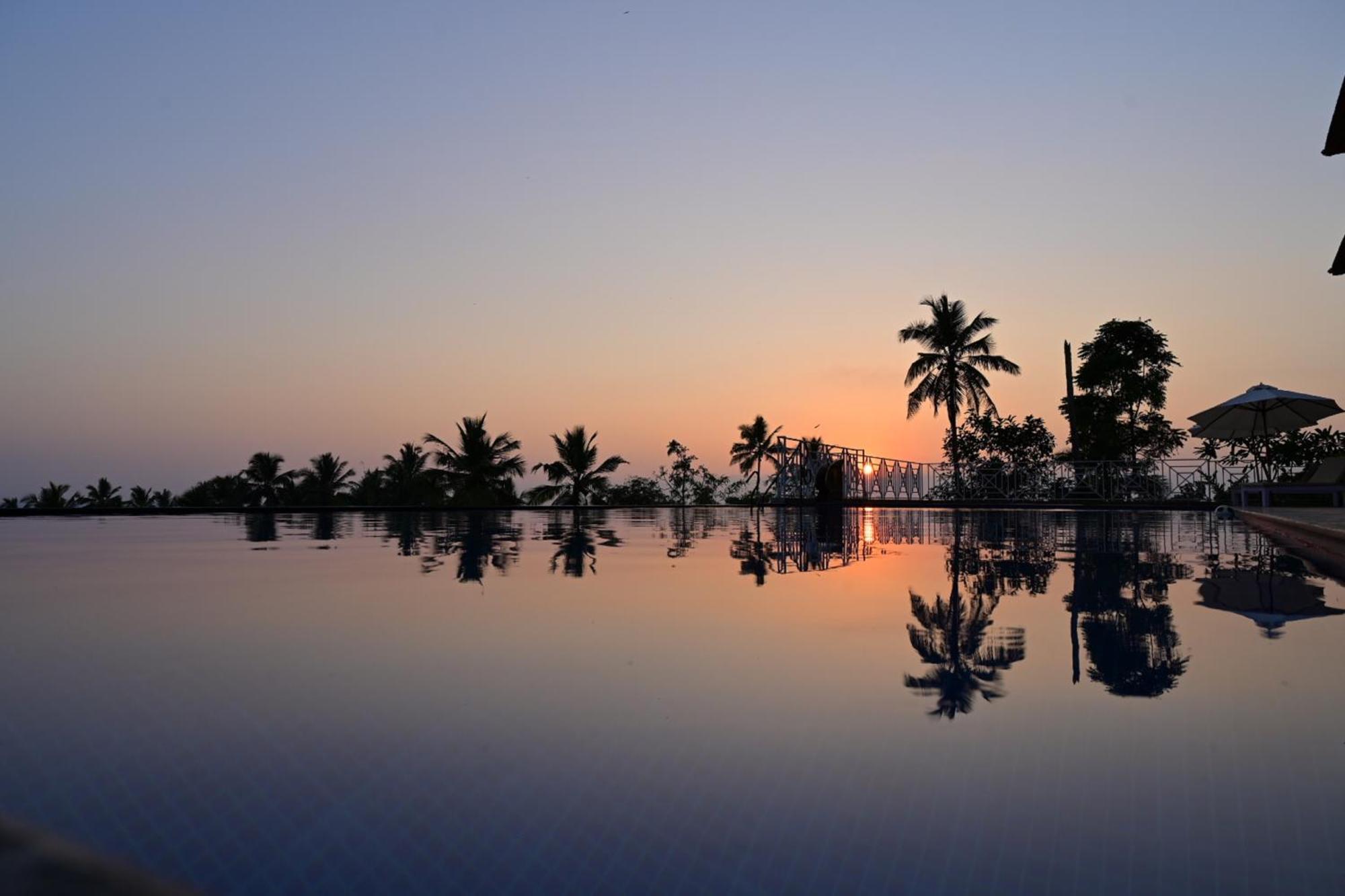 Aadisaktthi Leisure Resort, Kovalam Thiruvananthapuram Bagian luar foto
